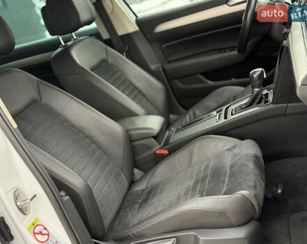 Белый Фольксваген Пассат, объемом двигателя 2 л и пробегом 198 тыс. км за 18950 $, фото 81 на Automoto.ua