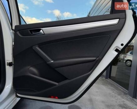 Белый Фольксваген Пассат, объемом двигателя 2 л и пробегом 90 тыс. км за 12800 $, фото 63 на Automoto.ua