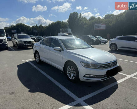 Белый Фольксваген Пассат, объемом двигателя 1.97 л и пробегом 335 тыс. км за 19500 $, фото 3 на Automoto.ua
