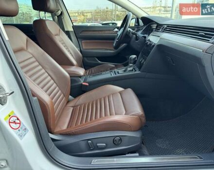 Белый Фольксваген Пассат, объемом двигателя 1.97 л и пробегом 220 тыс. км за 21990 $, фото 15 на Automoto.ua