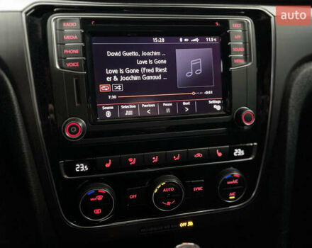 Білий Фольксваген Пассат, об'ємом двигуна 1.98 л та пробігом 143 тис. км за 12900 $, фото 32 на Automoto.ua