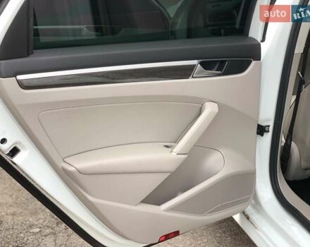 Білий Фольксваген Пассат, об'ємом двигуна 2 л та пробігом 152 тис. км за 16690 $, фото 17 на Automoto.ua