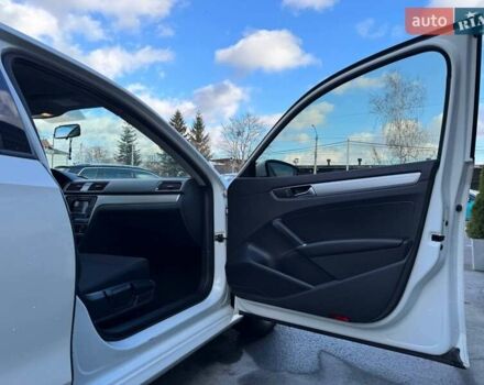 Белый Фольксваген Пассат, объемом двигателя 2 л и пробегом 90 тыс. км за 12800 $, фото 69 на Automoto.ua