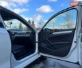 Белый Фольксваген Пассат, объемом двигателя 2 л и пробегом 90 тыс. км за 12800 $, фото 69 на Automoto.ua