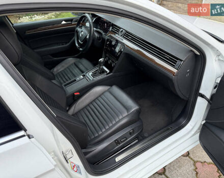 Белый Фольксваген Пассат, объемом двигателя 1.97 л и пробегом 98 тыс. км за 21500 $, фото 35 на Automoto.ua