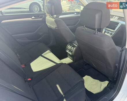 Белый Фольксваген Пассат, объемом двигателя 1.97 л и пробегом 335 тыс. км за 19500 $, фото 1 на Automoto.ua