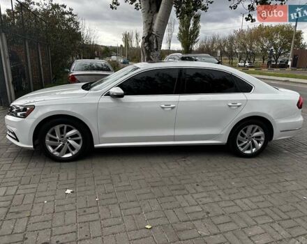 Белый Фольксваген Пассат, объемом двигателя 1.98 л и пробегом 70 тыс. км за 13500 $, фото 2 на Automoto.ua
