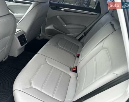 Белый Фольксваген Пассат, объемом двигателя 1.98 л и пробегом 70 тыс. км за 13500 $, фото 7 на Automoto.ua