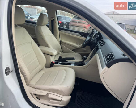 Белый Фольксваген Пассат, объемом двигателя 2 л и пробегом 214 тыс. км за 10800 $, фото 25 на Automoto.ua