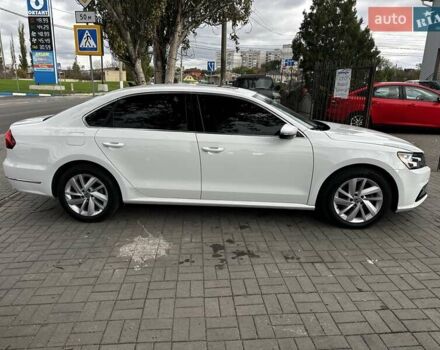 Белый Фольксваген Пассат, объемом двигателя 1.98 л и пробегом 70 тыс. км за 13500 $, фото 3 на Automoto.ua