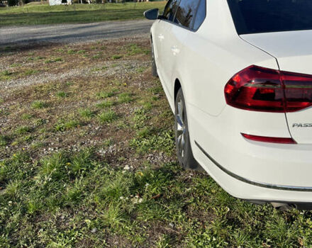 Белый Фольксваген Пассат, объемом двигателя 2 л и пробегом 132 тыс. км за 13200 $, фото 2 на Automoto.ua