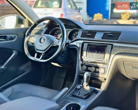 Білий Фольксваген Пассат, об'ємом двигуна 2 л та пробігом 176 тис. км за 12500 $, фото 14 на Automoto.ua