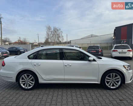 Белый Фольксваген Пассат, объемом двигателя 2 л и пробегом 214 тыс. км за 10800 $, фото 3 на Automoto.ua