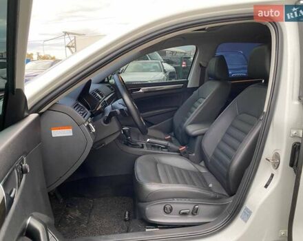 Білий Фольксваген Пассат, об'ємом двигуна 2 л та пробігом 73 тис. км за 17900 $, фото 18 на Automoto.ua