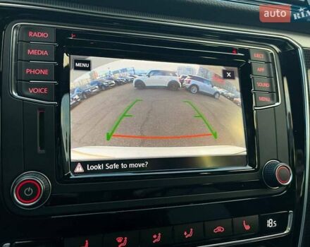 Білий Фольксваген Пассат, об'ємом двигуна 3.6 л та пробігом 72 тис. км за 17490 $, фото 26 на Automoto.ua