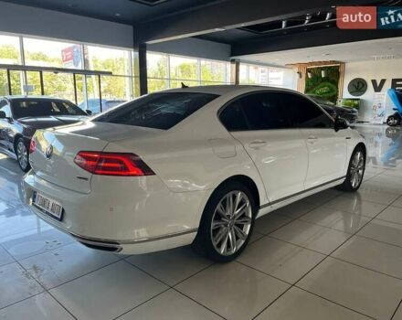 Белый Фольксваген Пассат, объемом двигателя 2 л и пробегом 134 тыс. км за 25500 $, фото 3 на Automoto.ua