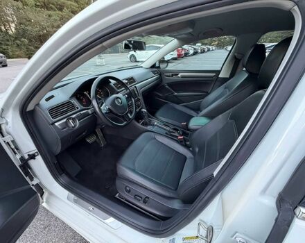 Білий Фольксваген Пассат, об'ємом двигуна 2 л та пробігом 32 тис. км за 8500 $, фото 6 на Automoto.ua