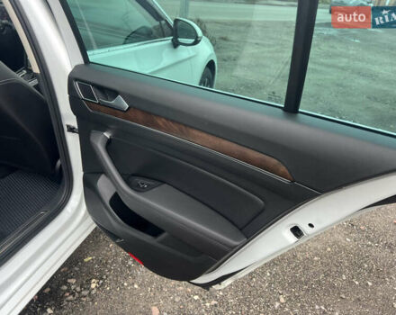 Белый Фольксваген Пассат, объемом двигателя 2 л и пробегом 120 тыс. км за 22000 $, фото 25 на Automoto.ua