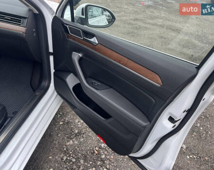 Белый Фольксваген Пассат, объемом двигателя 2 л и пробегом 120 тыс. км за 22000 $, фото 27 на Automoto.ua