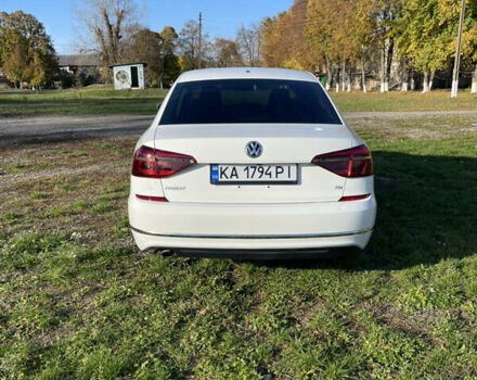 Белый Фольксваген Пассат, объемом двигателя 2 л и пробегом 132 тыс. км за 13200 $, фото 1 на Automoto.ua