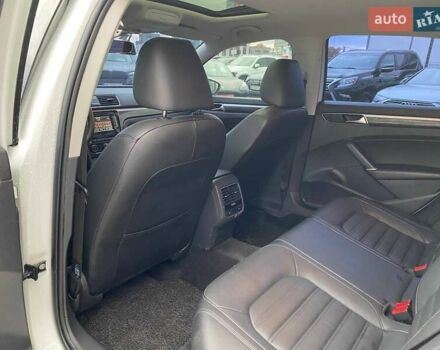 Білий Фольксваген Пассат, об'ємом двигуна 2 л та пробігом 73 тис. км за 17900 $, фото 23 на Automoto.ua