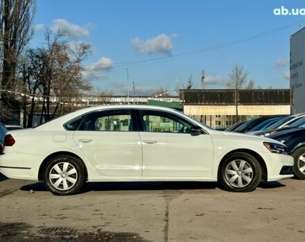 Белый Фольксваген Пассат, объемом двигателя 2 л и пробегом 176 тыс. км за 12500 $, фото 5 на Automoto.ua