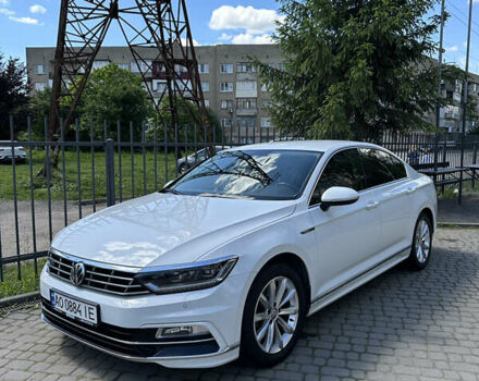 Білий Фольксваген Пассат, об'ємом двигуна 2 л та пробігом 203 тис. км за 21500 $, фото 2 на Automoto.ua