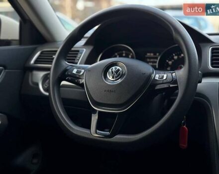 Белый Фольксваген Пассат, объемом двигателя 2 л и пробегом 90 тыс. км за 12800 $, фото 58 на Automoto.ua