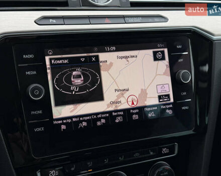 Белый Фольксваген Пассат, объемом двигателя 2 л и пробегом 198 тыс. км за 18950 $, фото 98 на Automoto.ua