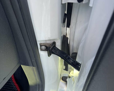 Белый Фольксваген Пассат, объемом двигателя 2 л и пробегом 132 тыс. км за 13200 $, фото 27 на Automoto.ua