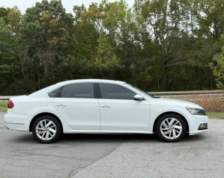 Фольксваген Пассат 2018 в Львове на Automoto.ua Белый Фольксваген Пассат, объемом двигателя 2 л и пробегом 48 тыс. км за 11300 $, фото 6 на Automoto.ua