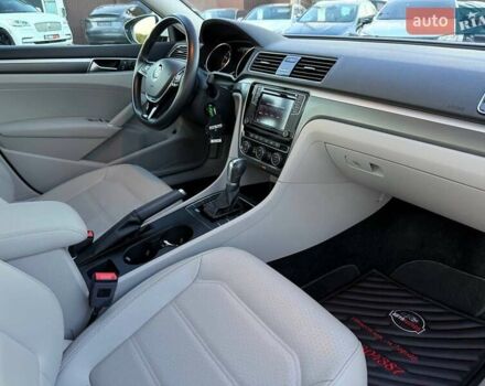 Білий Фольксваген Пассат, об'ємом двигуна 2 л та пробігом 145 тис. км за 18500 $, фото 19 на Automoto.ua