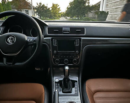 Белый Фольксваген Пассат, объемом двигателя 2 л и пробегом 54 тыс. км за 24350 $, фото 29 на Automoto.ua