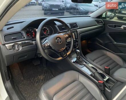 Білий Фольксваген Пассат, об'ємом двигуна 2 л та пробігом 73 тис. км за 17900 $, фото 10 на Automoto.ua