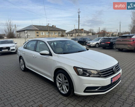 Белый Фольксваген Пассат, объемом двигателя 2 л и пробегом 214 тыс. км за 10800 $, фото 2 на Automoto.ua
