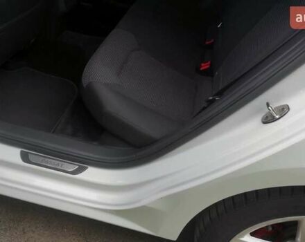 Белый Фольксваген Пассат, объемом двигателя 2 л и пробегом 157 тыс. км за 12200 $, фото 7 на Automoto.ua