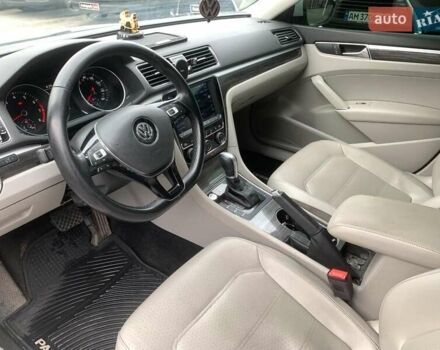 Білий Фольксваген Пассат, об'ємом двигуна 2 л та пробігом 152 тис. км за 16690 $, фото 25 на Automoto.ua