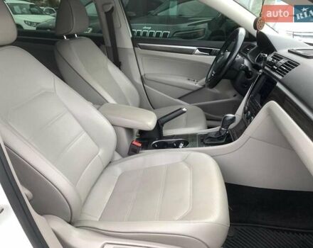 Білий Фольксваген Пассат, об'ємом двигуна 2 л та пробігом 152 тис. км за 16690 $, фото 30 на Automoto.ua