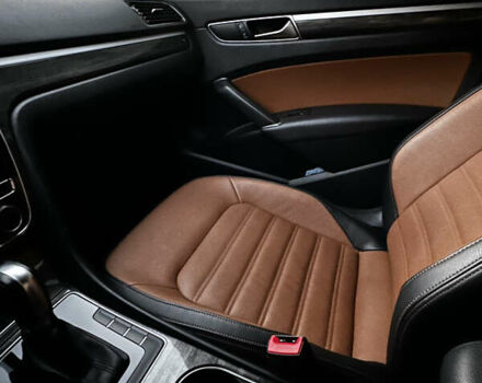 Белый Фольксваген Пассат, объемом двигателя 2 л и пробегом 54 тыс. км за 24350 $, фото 26 на Automoto.ua