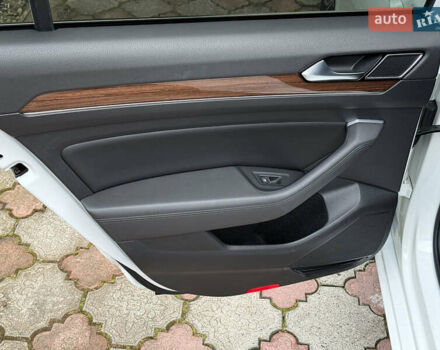 Белый Фольксваген Пассат, объемом двигателя 1.97 л и пробегом 98 тыс. км за 21500 $, фото 25 на Automoto.ua