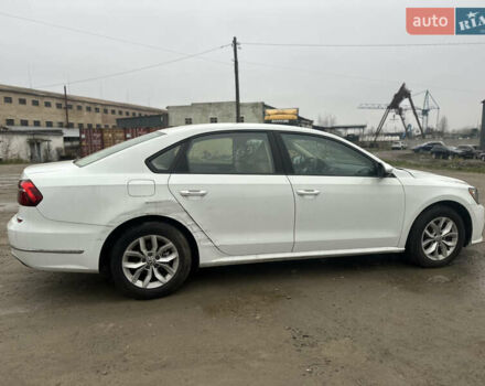Білий Фольксваген Пассат, об'ємом двигуна 2 л та пробігом 147 тис. км за 8600 $, фото 2 на Automoto.ua