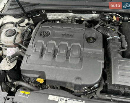 Белый Фольксваген Пассат, объемом двигателя 2 л и пробегом 198 тыс. км за 18950 $, фото 122 на Automoto.ua