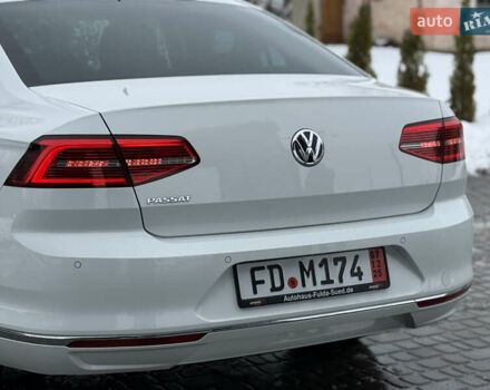 Белый Фольксваген Пассат, объемом двигателя 2 л и пробегом 198 тыс. км за 18950 $, фото 48 на Automoto.ua