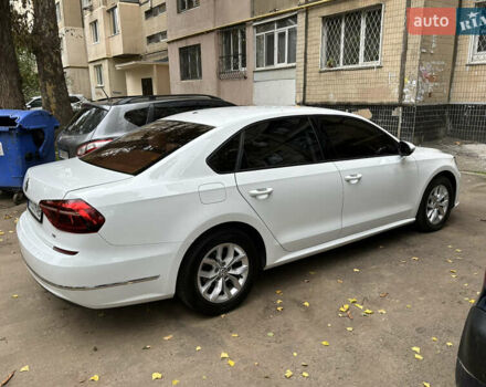 Фольксваген Пассат 2018 в Одессе на Automoto.ua Белый Фольксваген Пассат, объемом двигателя 1.98 л и пробегом 162 тыс. км за 15500 $, фото 13 на Automoto.ua