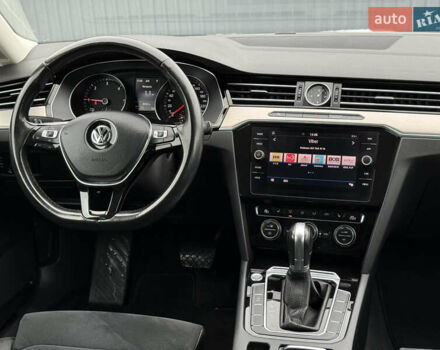 Белый Фольксваген Пассат, объемом двигателя 2 л и пробегом 198 тыс. км за 18950 $, фото 87 на Automoto.ua