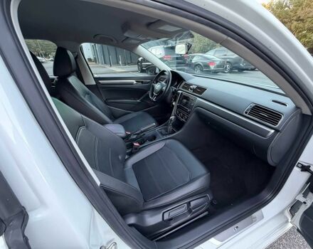 Білий Фольксваген Пассат, об'ємом двигуна 2 л та пробігом 32 тис. км за 8500 $, фото 9 на Automoto.ua