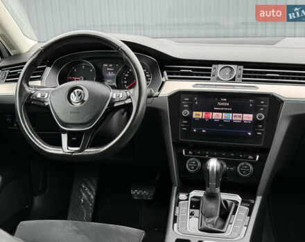 Белый Фольксваген Пассат, объемом двигателя 2 л и пробегом 198 тыс. км за 18950 $, фото 88 на Automoto.ua