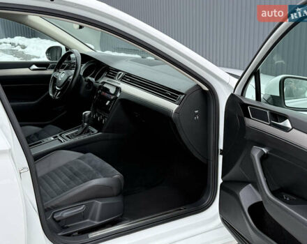 Белый Фольксваген Пассат, объемом двигателя 2 л и пробегом 198 тыс. км за 18950 $, фото 78 на Automoto.ua