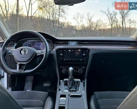 Білий Фольксваген Пассат, об'ємом двигуна 1.8 л та пробігом 170 тис. км за 17500 $, фото 6 на Automoto.ua