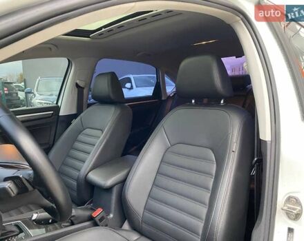 Білий Фольксваген Пассат, об'ємом двигуна 2 л та пробігом 73 тис. км за 17900 $, фото 19 на Automoto.ua